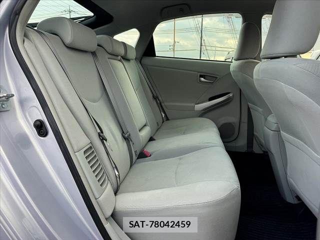 Toyota PRIUS 2014-01 8563244-19