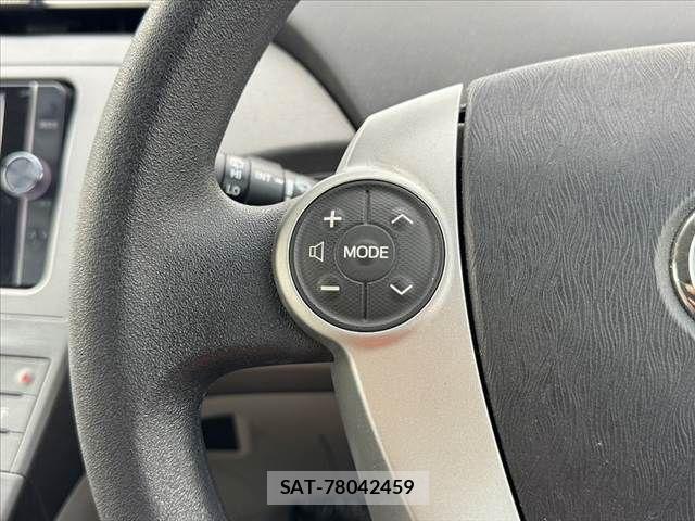 Toyota PRIUS 2014-01 8563244-24