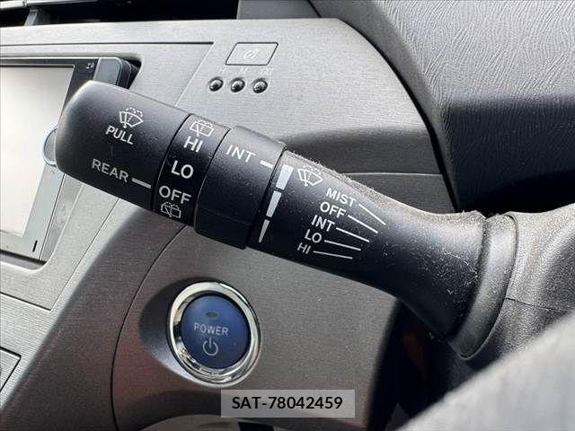 Toyota PRIUS 2014-01 8563244-26