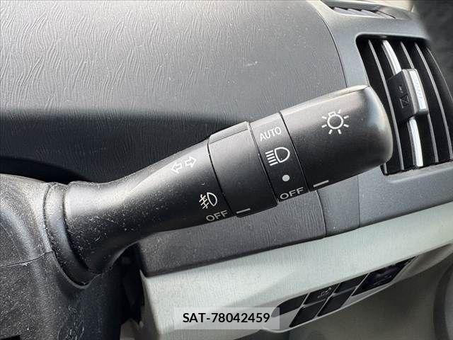 Toyota PRIUS 2014-01 8563244-27