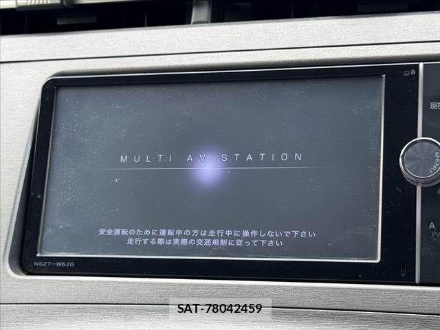 Toyota PRIUS 2014-01 8563244-2