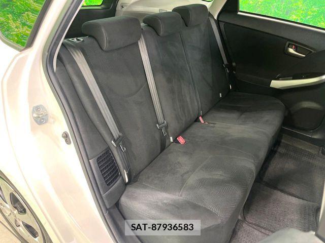 Toyota PRIUS 2012-10 8563243-10