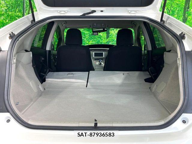 Toyota PRIUS 2012-10 8563243-11