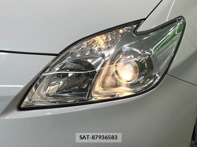 Toyota PRIUS 2012-10 8563243-13