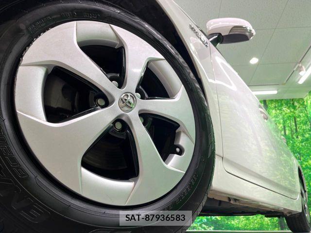 Toyota PRIUS 2012-10 8563243-14