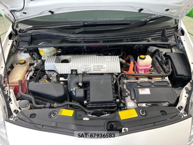 Toyota PRIUS 2012-10 8563243-17