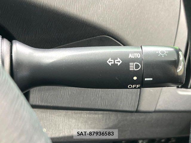 Toyota PRIUS 2012-10 8563243-7