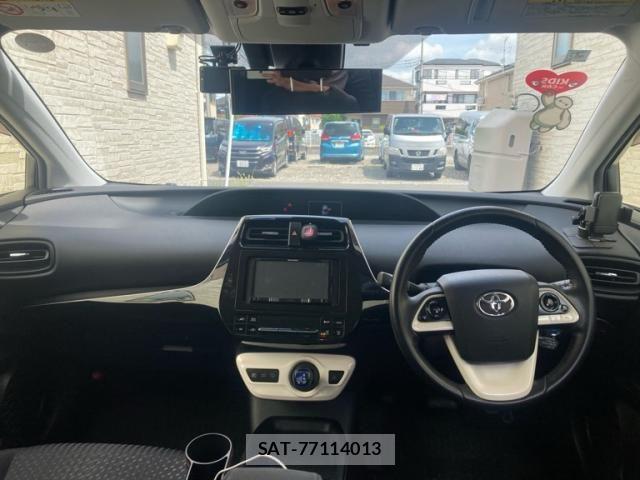 Toyota PRIUS 2018-02 8563228-10