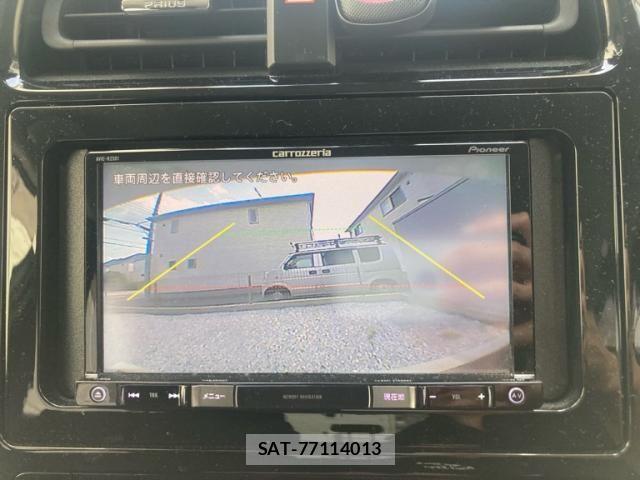 Toyota PRIUS 2018-02 8563228-21