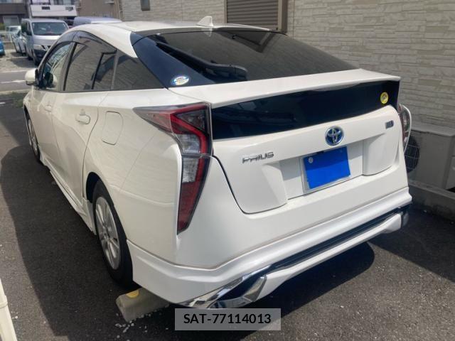 Toyota PRIUS 2018-02 8563228-2