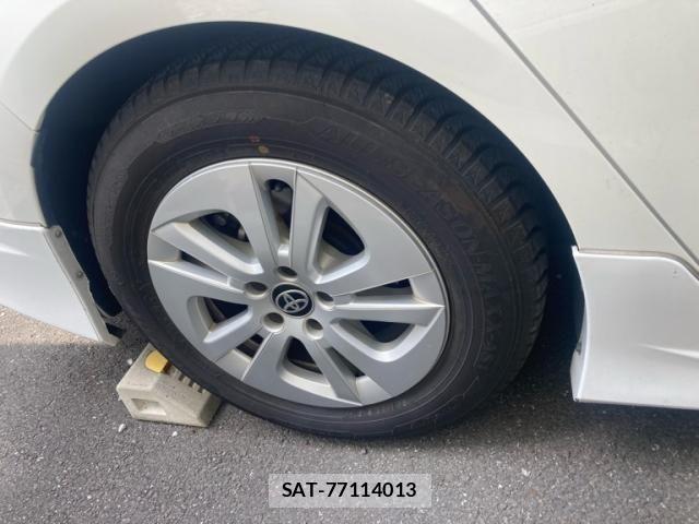 Toyota PRIUS 2018-02 8563228-6