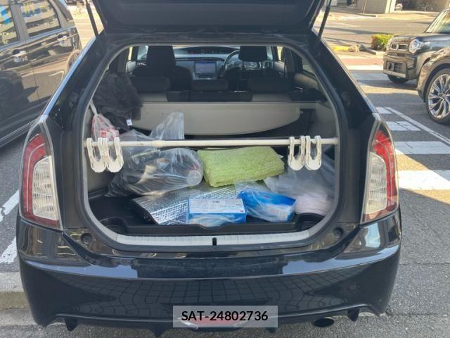 Toyota PRIUS 2014-03 8563253-11