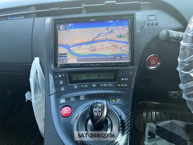 Toyota PRIUS 2014-03 8563253-14