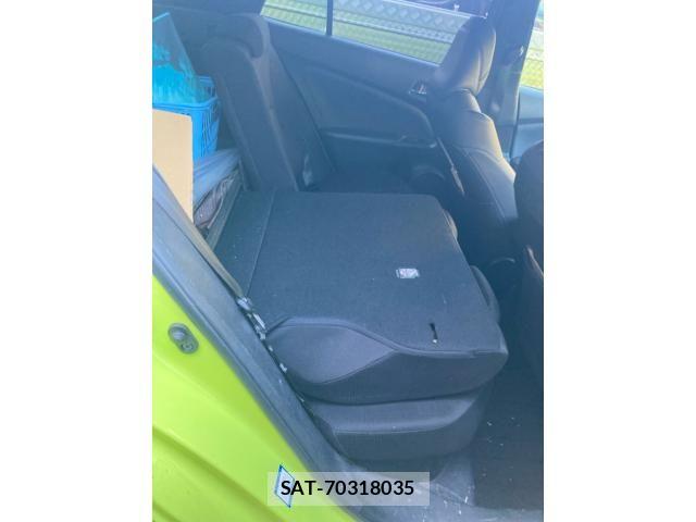 Toyota PRIUS 2016-11 8563242-13