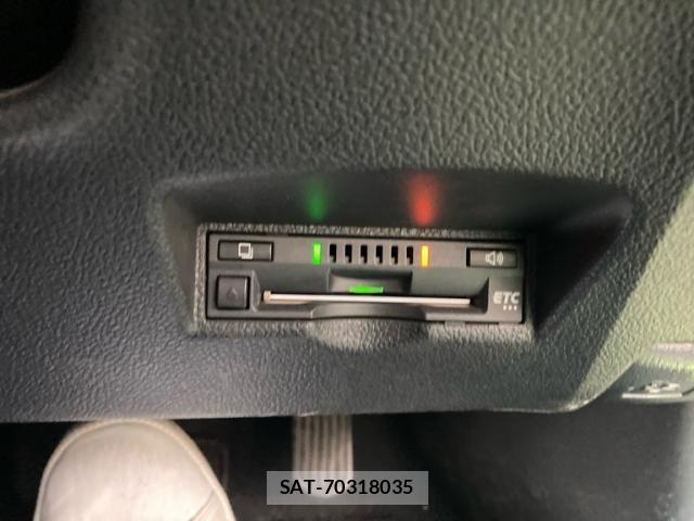 Toyota PRIUS 2016-11 8563242-16