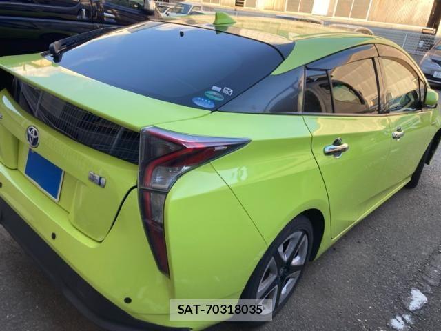 Toyota PRIUS 2016-11 8563242-2