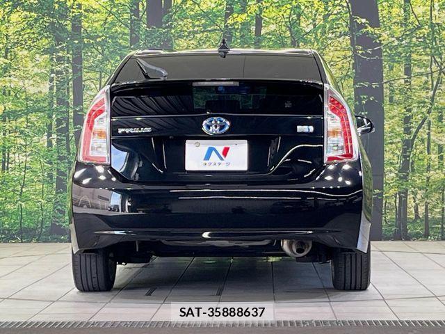 Toyota PRIUS 2015-01 8563239-14