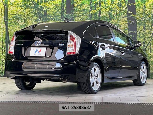 Toyota PRIUS 2015-01 8563239-16