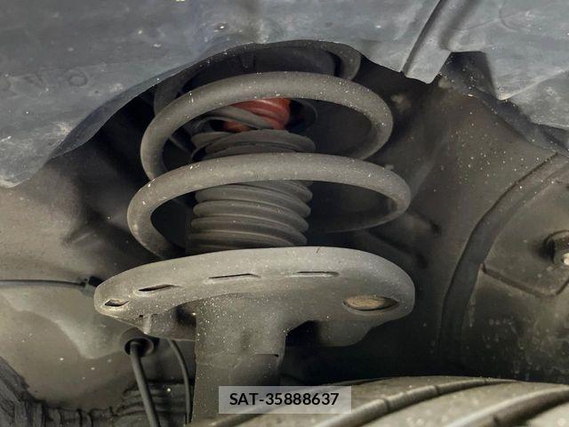 Toyota PRIUS 2015-01 8563239-19