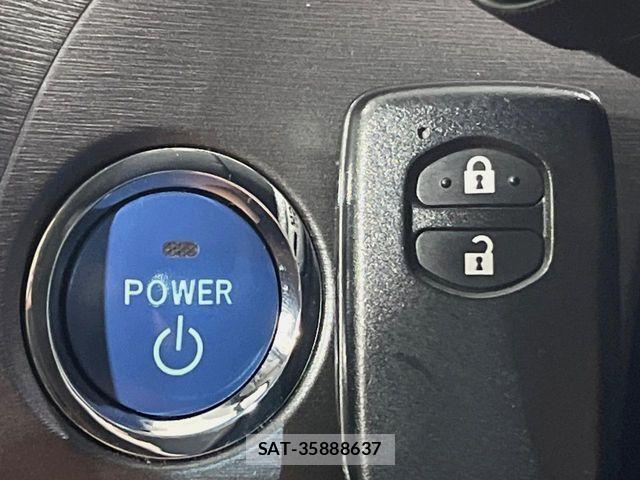 Toyota PRIUS 2015-01 8563239-6