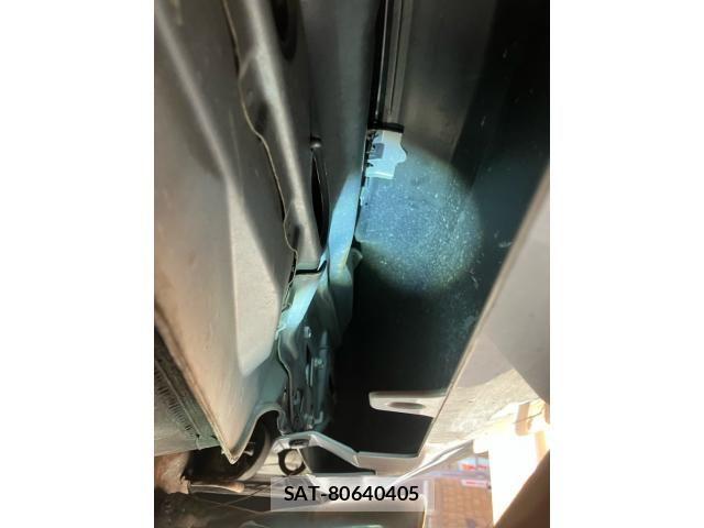 Toyota PRIUS 2010-03 8563264-23