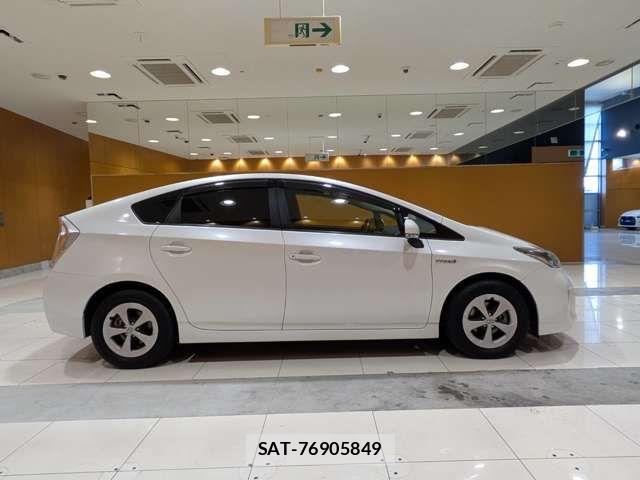 Toyota PRIUS 2015-02 8563249-9