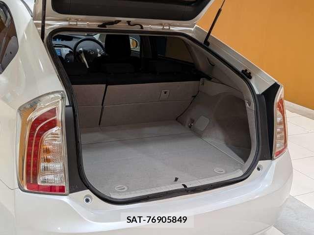 Toyota PRIUS 2015-02 8563249-18