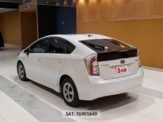 Toyota PRIUS 2015-02 8563249-8