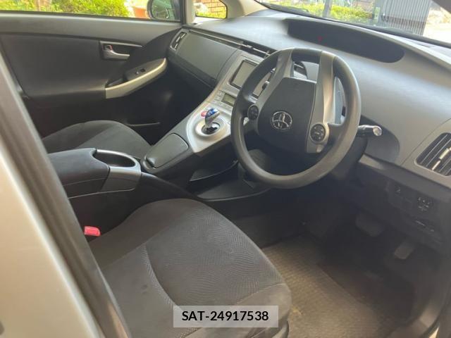 Toyota PRIUS 2012-02 8563260-10