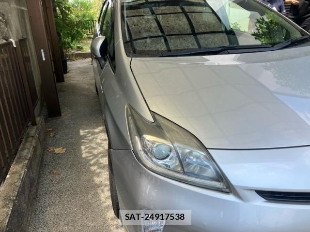 Toyota PRIUS 2012-02 8563260-1