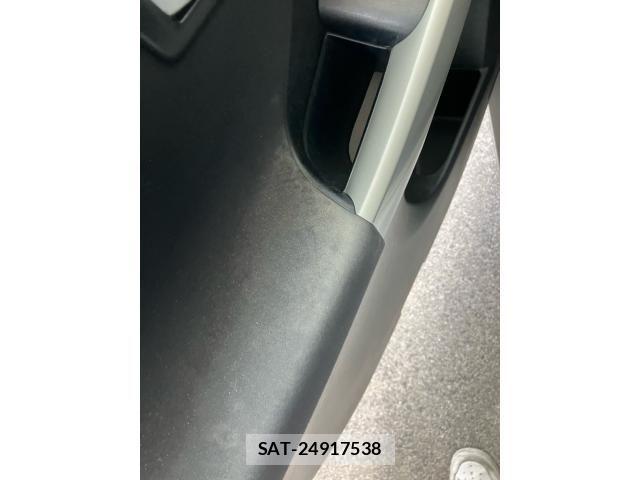 Toyota PRIUS 2012-02 8563260-20
