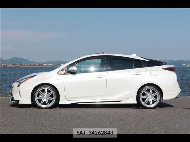 Toyota PRIUS 2016-01 8563211-2