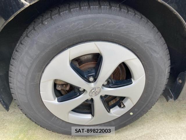 Toyota PRIUS 2014-04 8563261-10