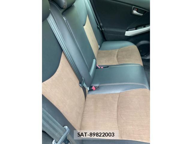 Toyota PRIUS 2014-04 8563261-11