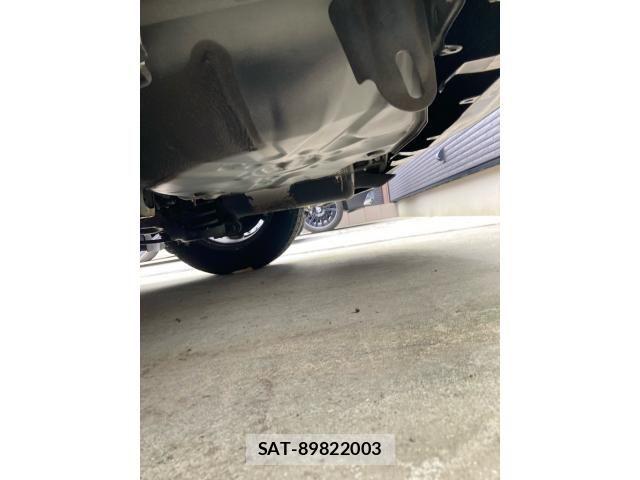 Toyota PRIUS 2014-04 8563261-13