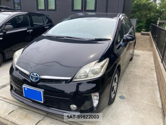 Toyota PRIUS 2014-04 8563261-1