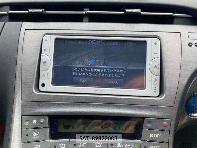 Toyota PRIUS 2014-04 8563261-23