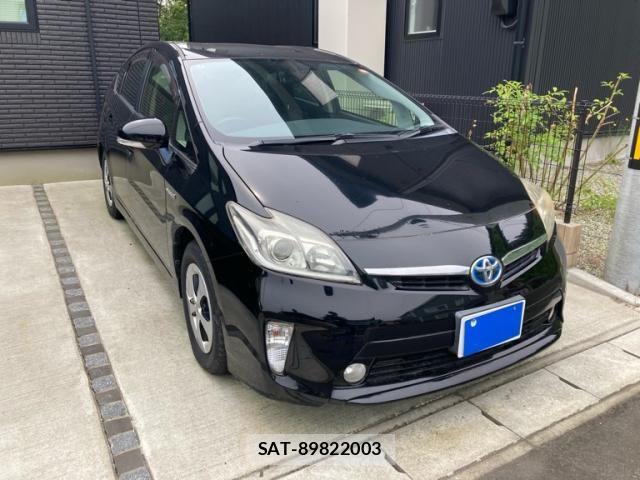 Toyota PRIUS 2014-04 8563261-2