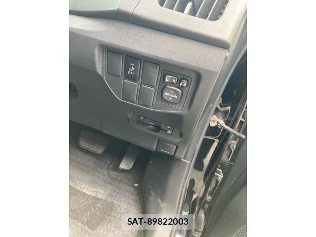 Toyota PRIUS 2014-04 8563261-5