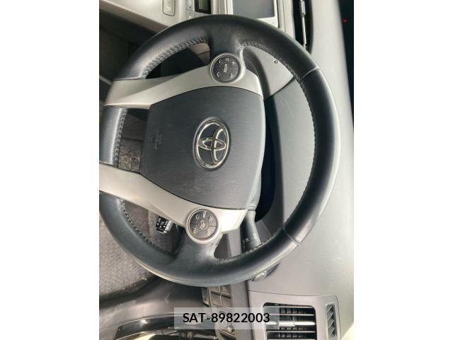Toyota PRIUS 2014-04 8563261-7