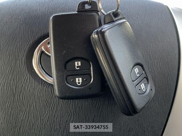 Toyota PRIUS 2013-01 8563246-11