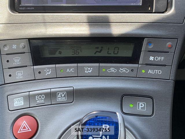 Toyota PRIUS 2013-01 8563246-14