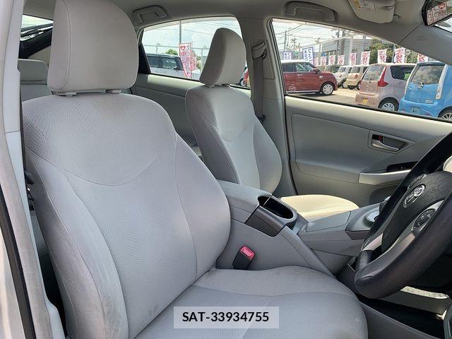 Toyota PRIUS 2013-01 8563246-17