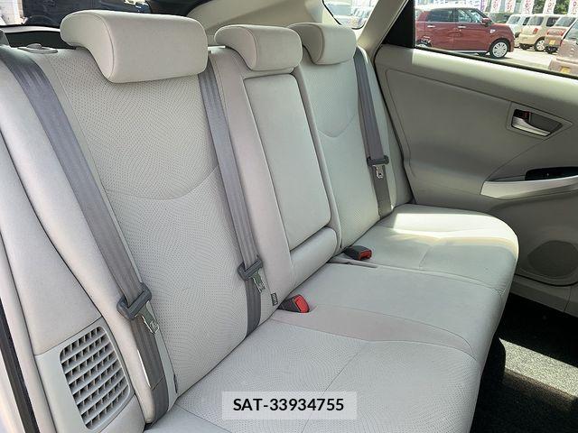 Toyota PRIUS 2013-01 8563246-18