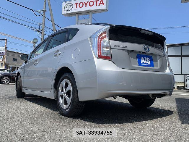 Toyota PRIUS 2013-01 8563246-1