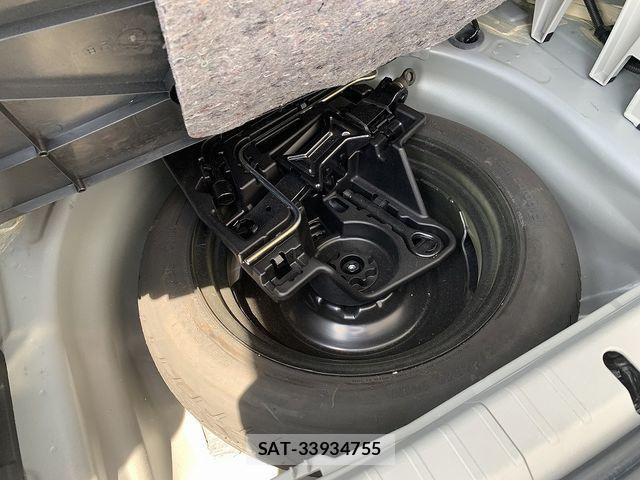 Toyota PRIUS 2013-01 8563246-23