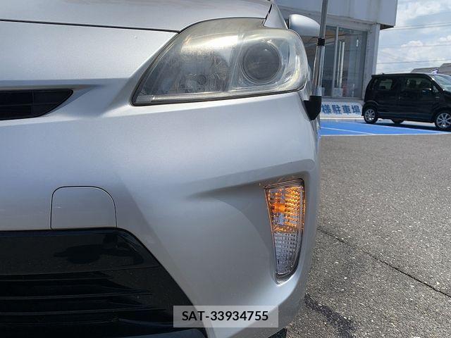 Toyota PRIUS 2013-01 8563246-26