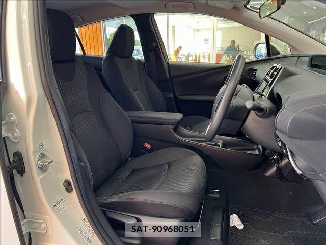 Toyota PRIUS 2016-03 8563225-15