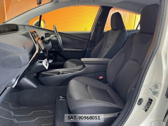 Toyota PRIUS 2016-03 8563225-16