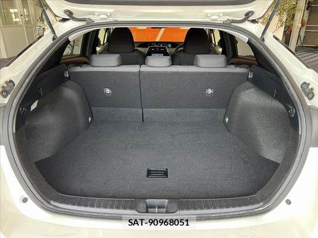 Toyota PRIUS 2016-03 8563225-19